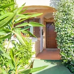 Sardegnaot Vista Mare Piscina E Hébergement de vacances *