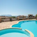 Sardegnaot Vista Mare Piscina E Hébergement de vacances *