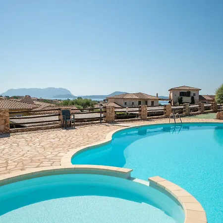 Sardegnaot Vista Mare Piscina E Ferienhaus